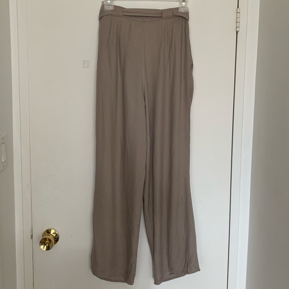 Aritzia Sunday Best Erinjoy Pant Size US6 - Picture 7 of 8